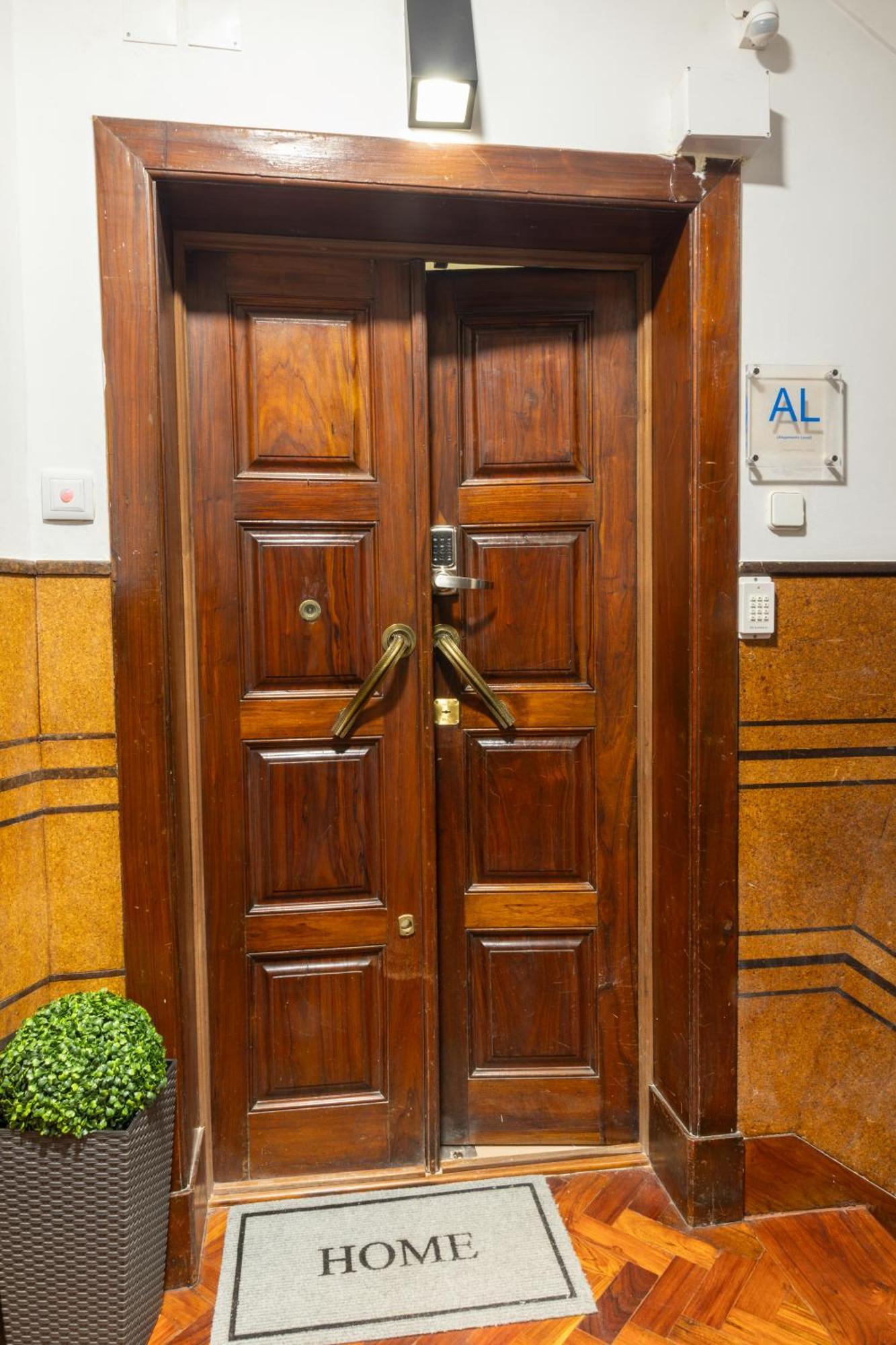 Sweet Suites Guesthouse Close To Famous Avenue Liberty Lisboa Εξωτερικό φωτογραφία